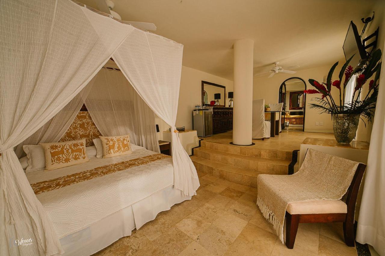 Tentaciones & Lounge Pool - Adults Only Zihuatanejo