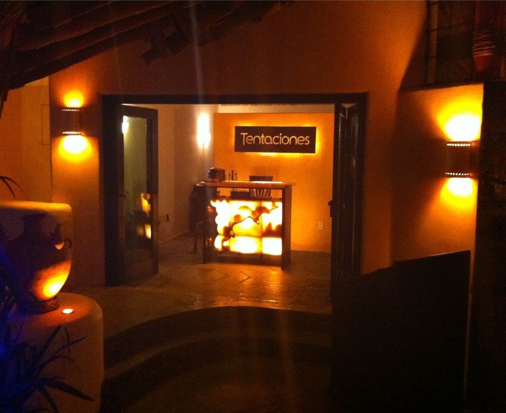 Tentaciones & Lounge Pool - Adults Only Zihuatanejo