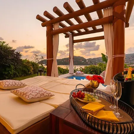 Tentaciones Hotel & Lounge Pool - Adults Only Zihuatanejo Exterior photo