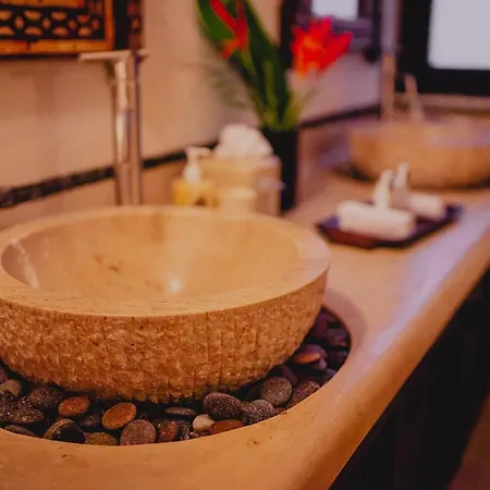 Tentaciones Hotel & Lounge Pool - Adults Only Zihuatanejo Exterior photo
