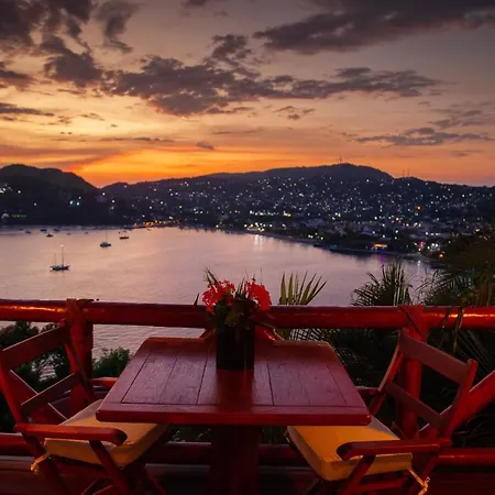 Tentaciones Hotel & Lounge Pool - Adults Only Zihuatanejo Exterior photo